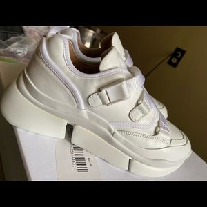 ***NIB*** Chloe Sonnie Sneaker White sz 8